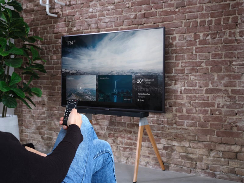 One For All Streamer Remote (New, in Retail Packaging) â€“ Controls up to 3 Devices - (IR) - Control Your Streamer Box, TV and Sound bar â€“ Learning Feature - Backlit Keys - Black â€“ URC7935 - Image 2
